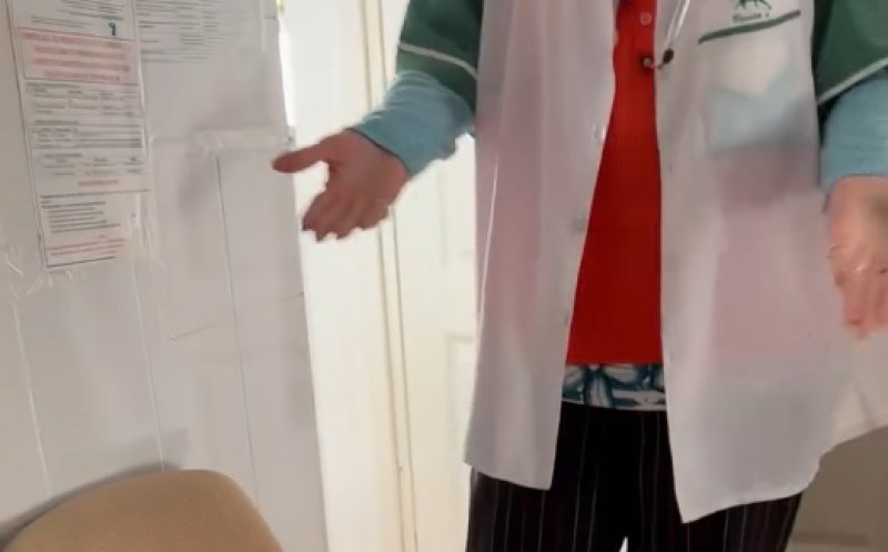 Medic de familie, filmat în timp ce repede un pacient: „Iar venişi? Ieşi afară de la mine din cabinet! Hai, marș!”/ Explicaţiile doctoriţei