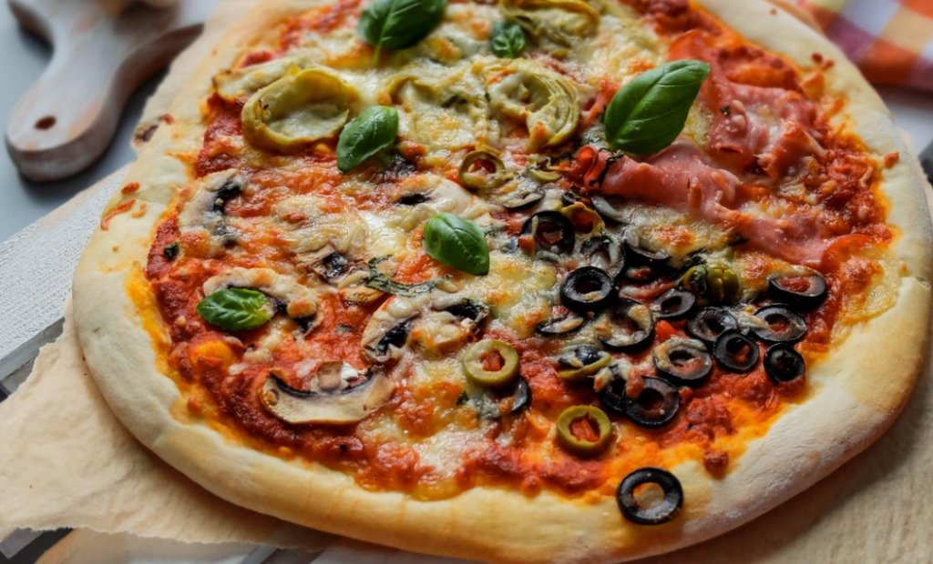 Îți place pizza? Uite câți aditivi poate avea o Quattro Stagioni pe care o mănânci la restaurant