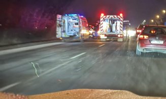 ACCIDENT GRAV între o autoutilitară și un autocamion / Victimă inconştientă extrasă dintre fiare