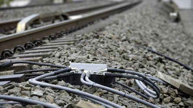 Infrastructura feroviară sabotată în Cluj: Trei suspecți reținuți pentru furturi de cabluri. Prejudiciu uriaș