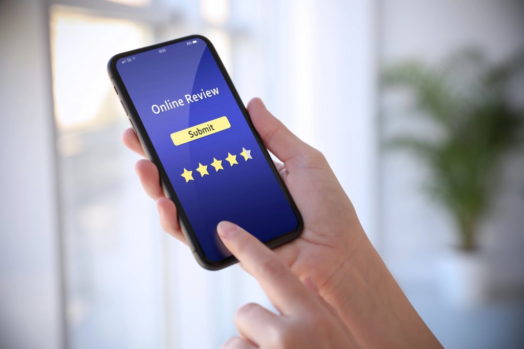 Gata cu recenziile false. O țară introduce reguli stricte pentru review-urile online