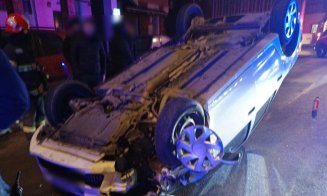 Accident rutier pe strada Constantin Brâncuși din Cluj-Napoca / O mașină s-a răsturnat, alte trei au fost avariate