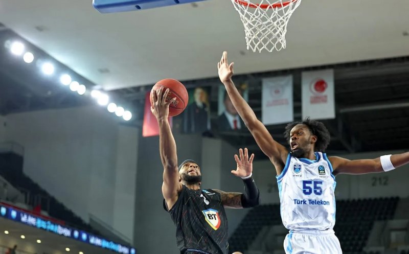 U-BT joacă azi ultimul meci acasă în sezonul regulat EuroCup. "Studenții" luptă cu Turk Telekom pentru un loc în play-off