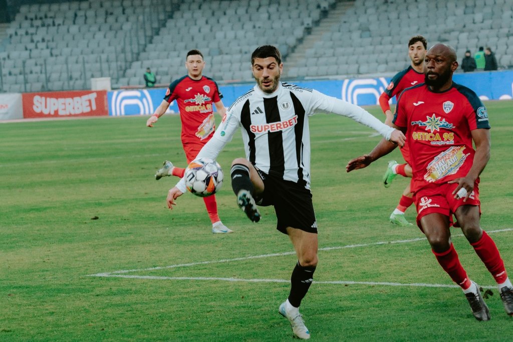 CCA dă dreptate arbitrilor de la "U" Cluj - Gloria Buzău. Ce a transmis Kyros Vassaras