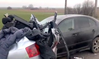 ACCIDENT cu 3 MORȚI provocat de o șoferiță de 19 ani care abia luase permisul / Impact între 2 autoturisme și un TIR