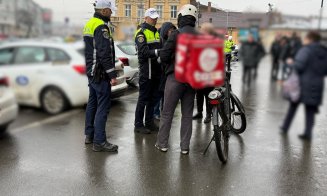 Livratorii din Cluj-Napoca, luați la control de polițiști! / Reguli și amenzi din 15 februarie