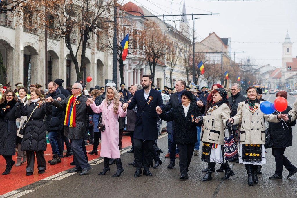 Clujul sărbătorește MICA UNIRE: ceremonie militară, spectacol folcloric și artificii de zi
