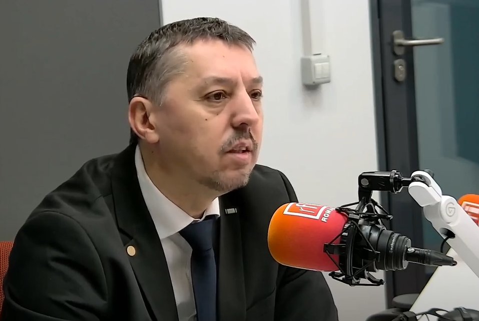 Manuale clasice vs electronice. Daniel David: Nu mai putem să lucrăm doar în varianta clasică. O mare componentă trebuie să fie electronică