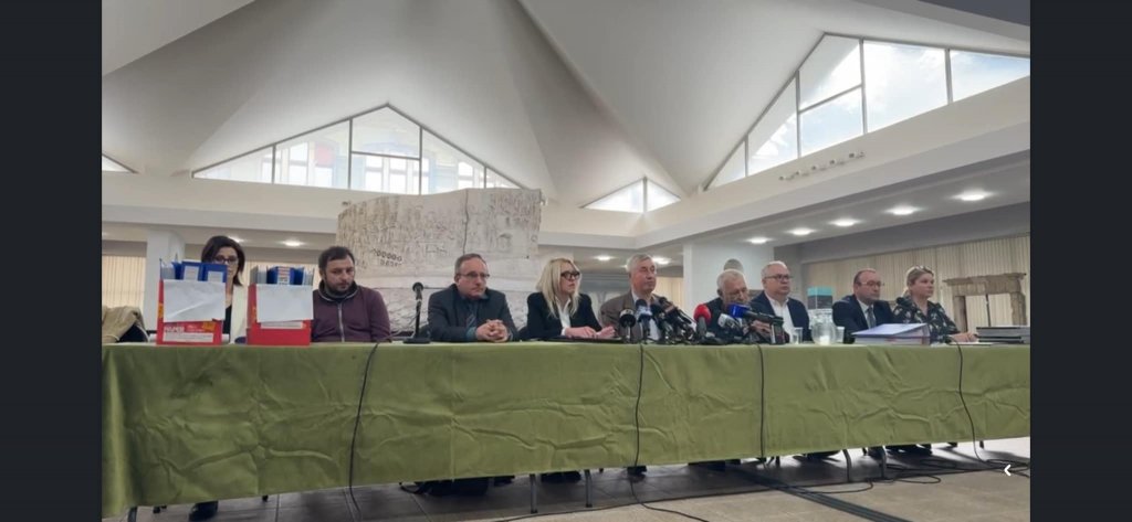 Ce l-a uluit pe Tudor Giurgiu la conferința de presă de la Muzeul de Istorie a României, după jaful din Olanda