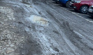 "Referitor la gropile din Mănăștur, noi adunăm bani și cumpărăm pietriș pentru a putea circula...”