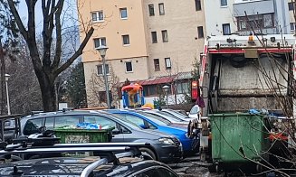 "Referitor la gropile din Mănăștur, noi adunăm bani și cumpărăm pietriș pentru a putea circula...”