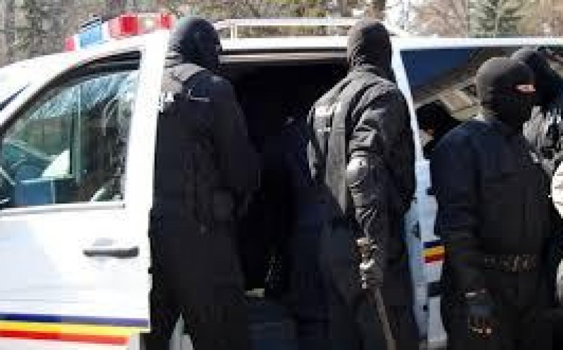 Lovitură pentru traficanți: DIICOT a confiscat zeci de kilograme de droguri. Patru suspecți, prinși în flagrant la Cluj