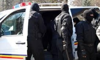 Lovitură pentru traficanți: DIICOT a confiscat zeci de kilograme de droguri. Patru suspecți, prinși în flagrant la Cluj