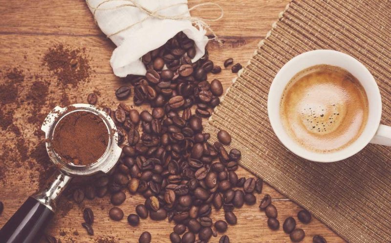 Cofeina din sânge ar putea afecta grăsimea corporală şi riscul de diabet. Ce spun studiile