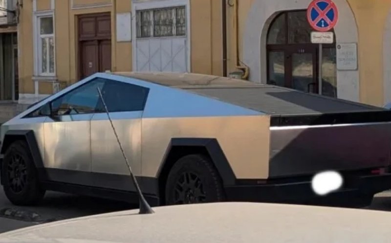 Tesla Cybertruck, pe străzile din Cluj-Napoca. Cât costă o astfel de mașină