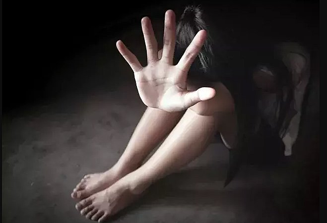 Şi-a violat propria fiică, minoră / Pedeapsă record aplicată de către judecători: 23 de ani de puşcărie