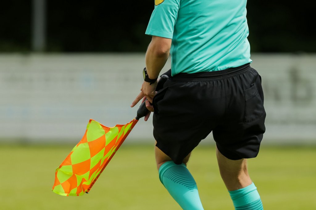 Cum arată clasamentul greșelilor de arbitraj. Surpriză în ierarhia echipelor avantajate de erori
