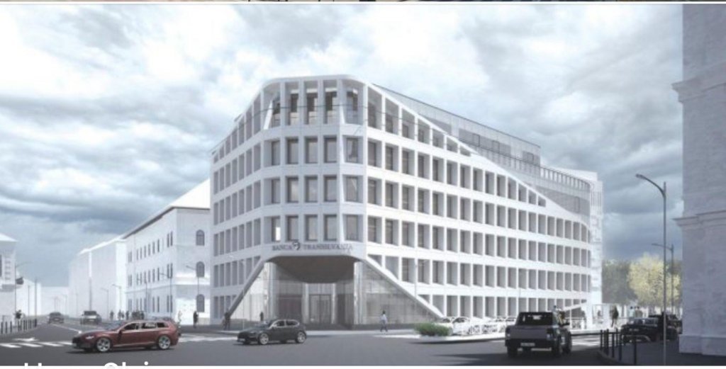 Clărirea Băncii Transilvania din centrul Clujuluui își schimbă înfățișarea. IMAGINI de pe șantier