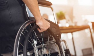 Au fost actualizate definiţiile gradelor de invaliditate. Se extinde dreptul la muncă pentru cei pensionați