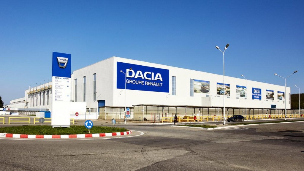 Ce se întâmplă cu viitorul Uzinei Dacia din România. Ministra Muncii, discuție cu un director de la Renault Group