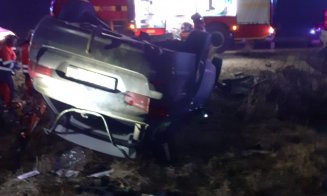 ACCIDENT MORTAL în județul Cluj / Mașina cu roțile în sus, șoferul, încarcerat cu răni incompatibile cu viața