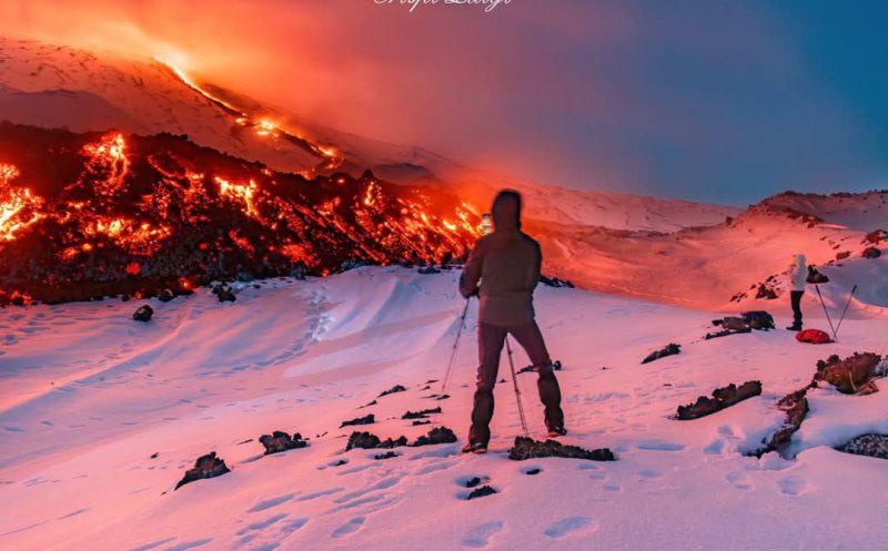 Turism „sălbatic” pe Etna / Se schiază chiar lângă lava vulcanului activ / Oamenii ignoră autorităţile
