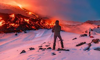 Turism „sălbatic” pe Etna / Se schiază chiar lângă lava vulcanului activ / Oamenii ignoră autorităţile