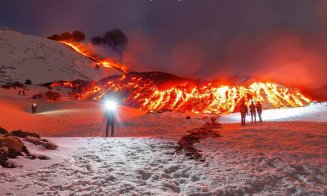 Turism „sălbatic” pe Etna în ultimele zile este / Se schiază chiar lângă lava vulcanului activ