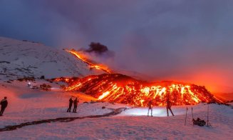 Turism „sălbatic” pe Etna în ultimele zile este / Se schiază chiar lângă lava vulcanului activ