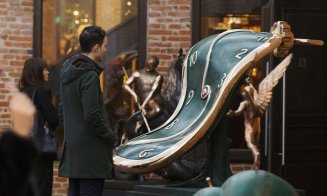 Universul lui Salvador Dalí: O călătorie suprarealistă de la București la Cluj