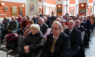 Zeci de cupluri care au sărbătorit "nunta de aur", premiate de primarul Emil Boc