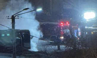 Autobuz electric, în flăcări în stația CTP Grigorescu. Pompierii au fost alertați de trecători