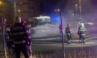 Autobuz electric, în flăcări în stația CTP Grigorescu. Pompierii au fost alertați de trecători