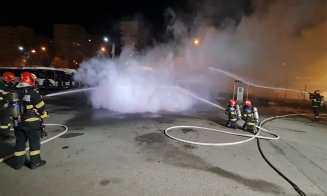 Autobuz electric, în flăcări în stația CTP Grigorescu. Pompierii au fost alertați de trecători