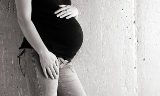 Fenomenul mamelor minore în România: peste 88.000 de nașteri în ultimii 5 ani! Moașele au lansat un ghid pentru prevenirea sarcinilor la adolescente