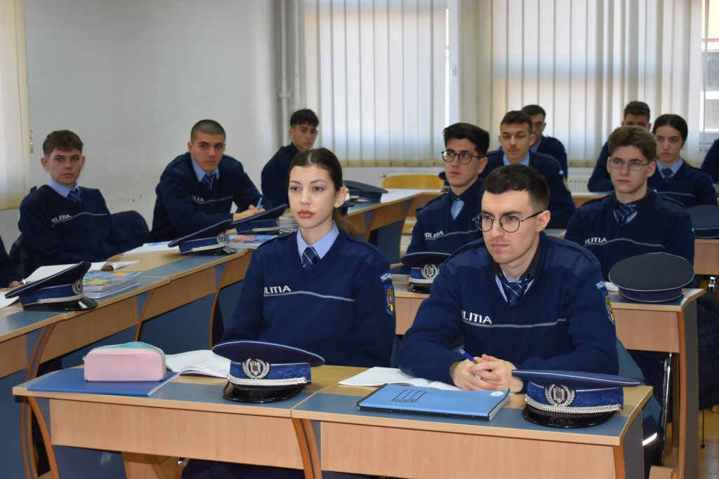 Sute de locuri disponibile la Școala de Poliție din Cluj/ Calendar înscrieri, probe, condiții