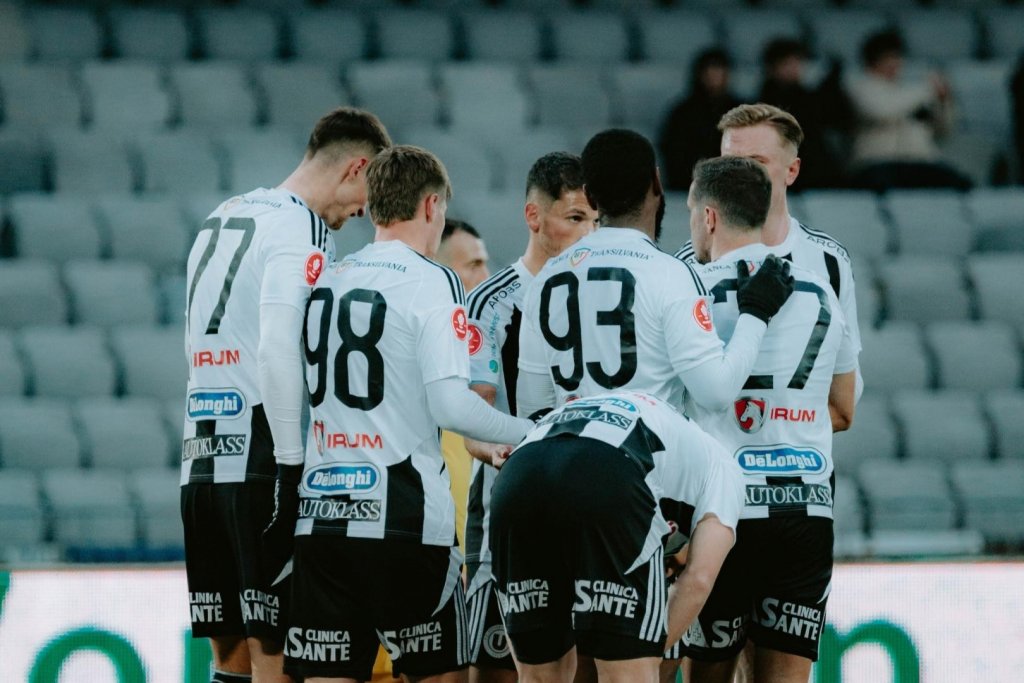 Prezența în play-off vine cu prime pentru jucătorii Universității Cluj. Ce sume pot încasa "studenții"