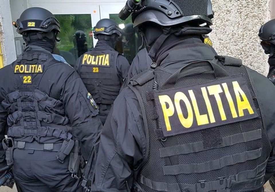 Percheziţii în Cluj la organizaţii cu mesaje fasciste, rasiste şi xenofobe / E vizată reţeaua lui Potra cu acţiuni din campania pentru prezidenţiale
