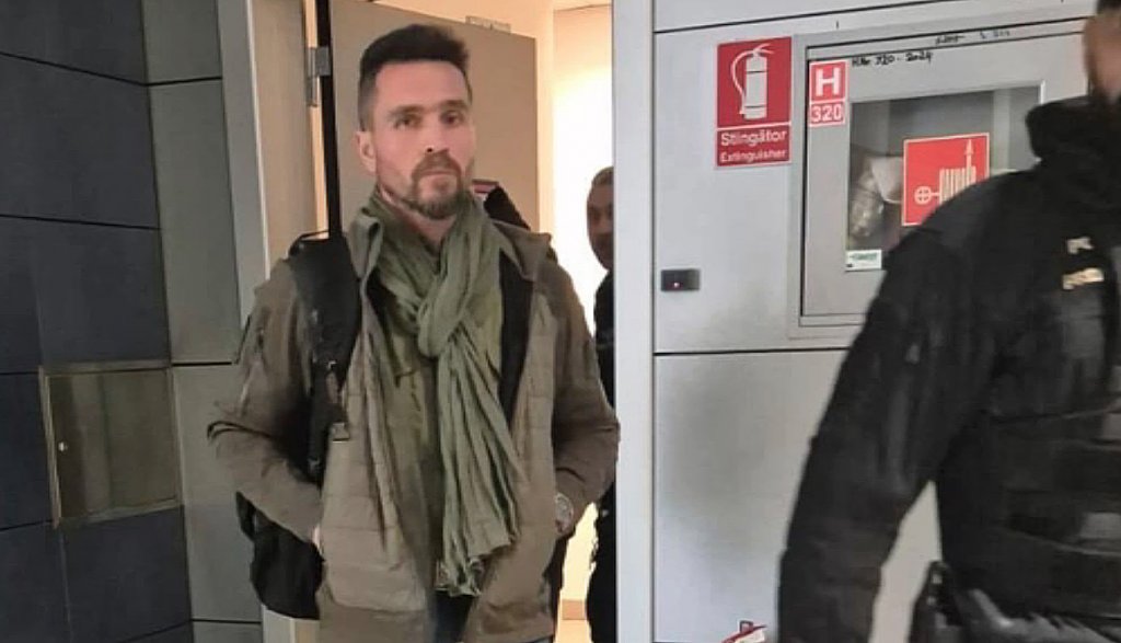 Eugen Sechila, omul lui Călin Georgescu, oprit pe aeroport și dus la Parchetul General