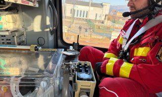 Intervenție contracronometru. Un nou-născut în stop cardio-respirator transportat la Cluj cu elicopterul SMURD