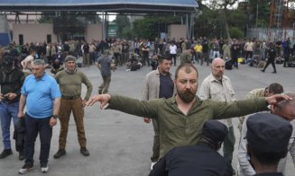 MApN vrea să afle câți militari români și-au luat concedii pentru a lupta ca mercenari / Ministrul Apărării nu știe dacă aceștia vor fi dați afară