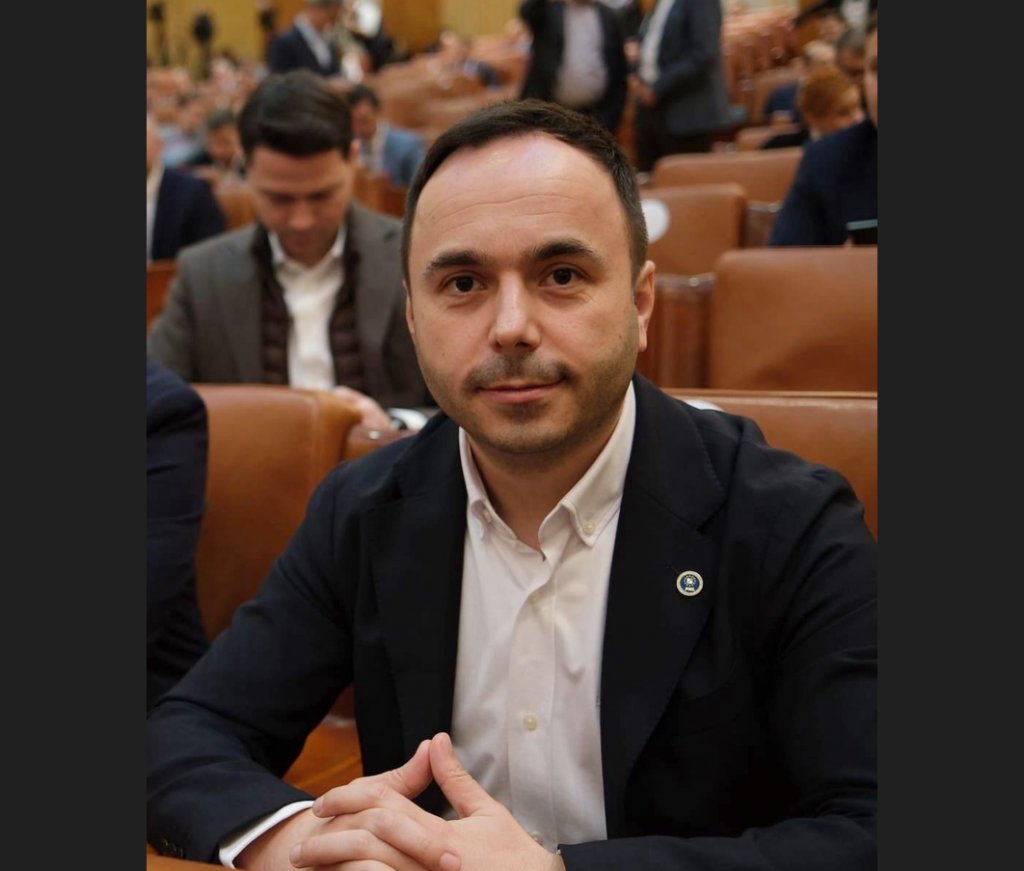 Ovidiu Cîmpean atacă partidele AUR, SOS și POT: „Nu ne permitem să fim trași în crize artificiale și în aventuri populiste care pun în pericol viitorul țării”