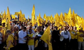 Protest AUR în Capitală. Simion: "Vor fi minim 100.000 de participanți"/ Clujenii, duși gratuit cu autocarul