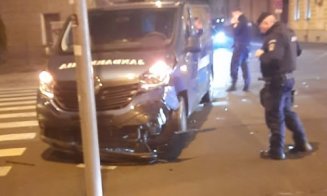 Jandarmeria, accident cu o autospecială într-o intersecție din Cluj. Ce s-a întâmplat