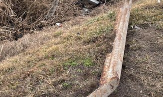 ACCIDENT cu trei mașini în Sânpaul. Descarcerarea, la fața locului/ Doi bărbați, transportați la spital