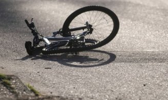 Cluj: Biciclist lovit de mașină. Era băut și a intrat pe contrasens