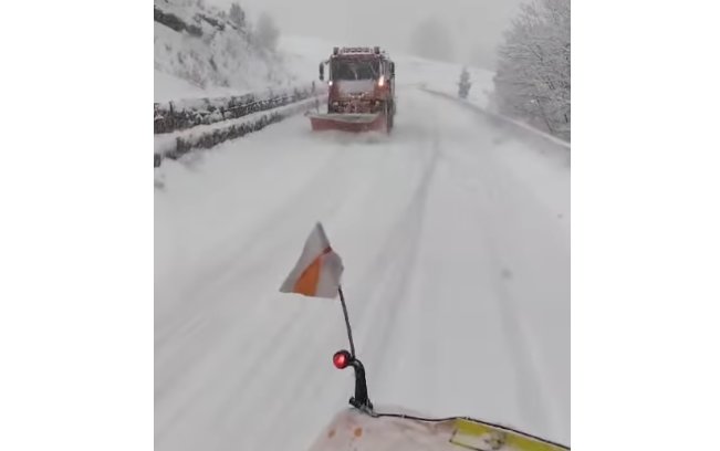 Iarna nu se lasă încă dusă! La munte ninge ca-n povești