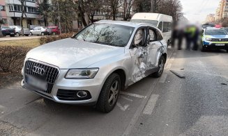 Coliziune între un autobuz și două autovehicule în Cluj-Napoca. Patru femei transportate la spital