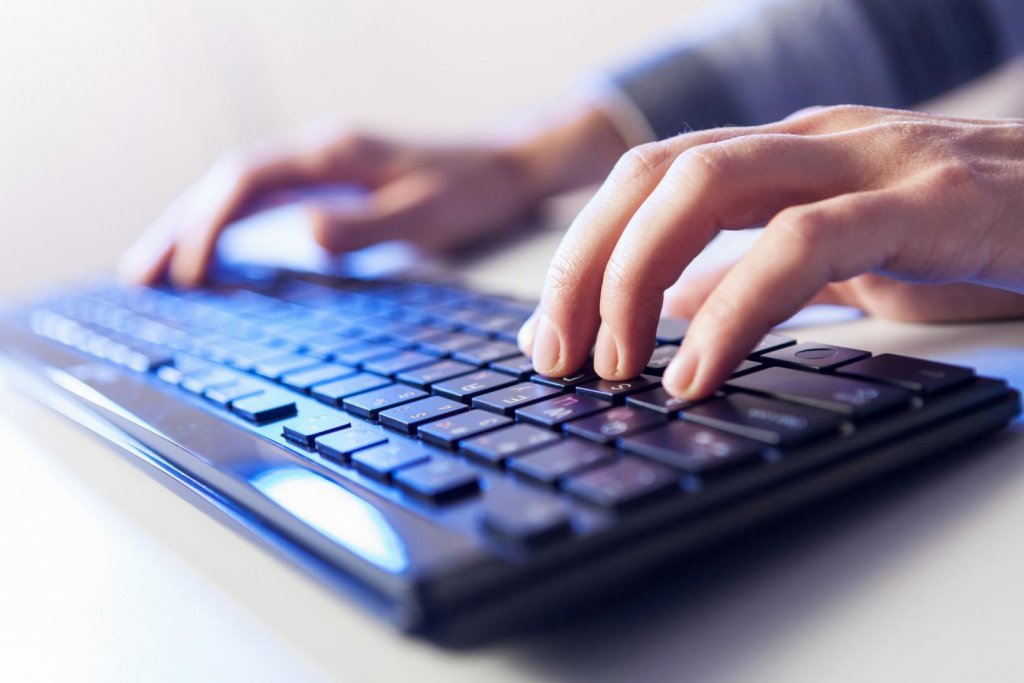 Percheziții la Cluj și în alte județe: Firme suspectate că au folosit ilegal un software de arhitectură. Prejudiciu uriaș