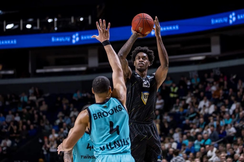 Deshawn Stephens a reușit una dintre cele mai spectaculoase acțiuni ale săptămânii în EuroCup